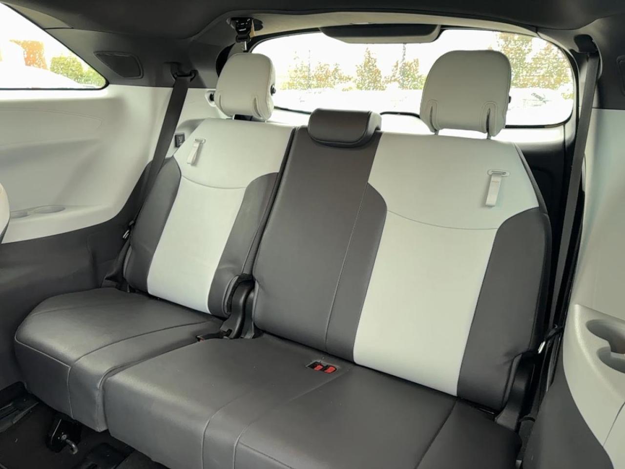 2024 Toyota Sienna XSE AWD Hybrid Photo