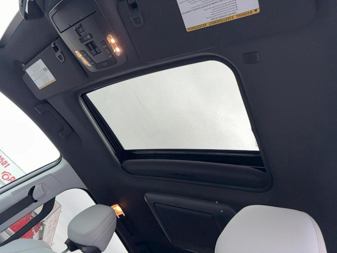 2024 Toyota Sienna XSE AWD Hybrid Photo