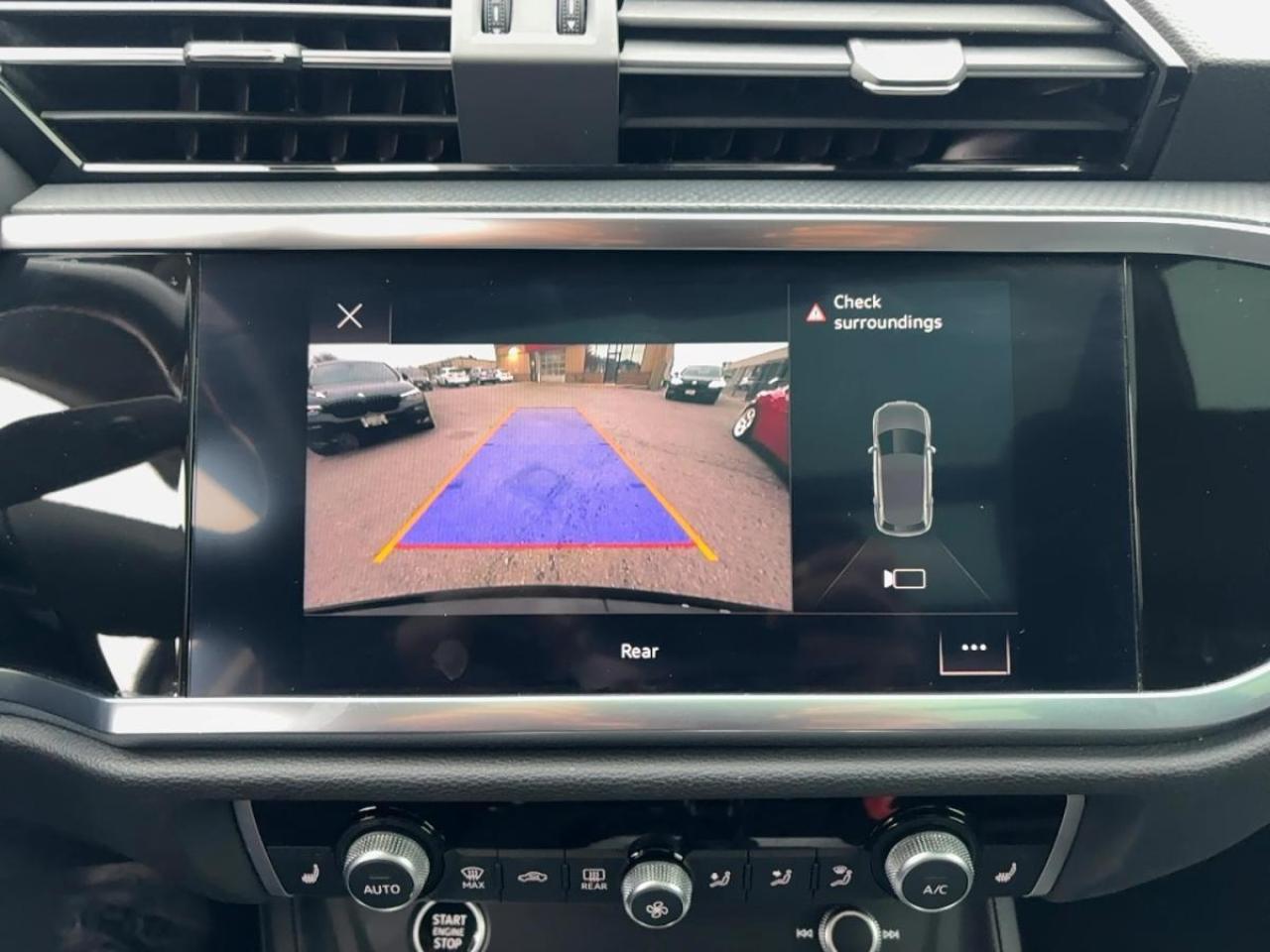 2022 Audi Q3 Komfort AWD Leather Moonroof Bluetooth Photo