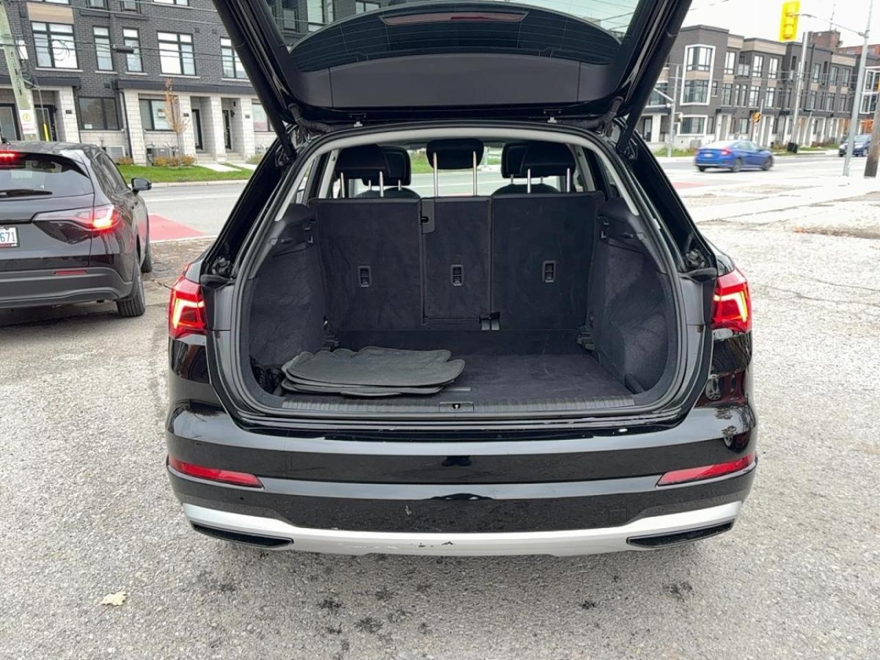 2022 Audi Q3 Komfort AWD Leather Moonroof Bluetooth Photo