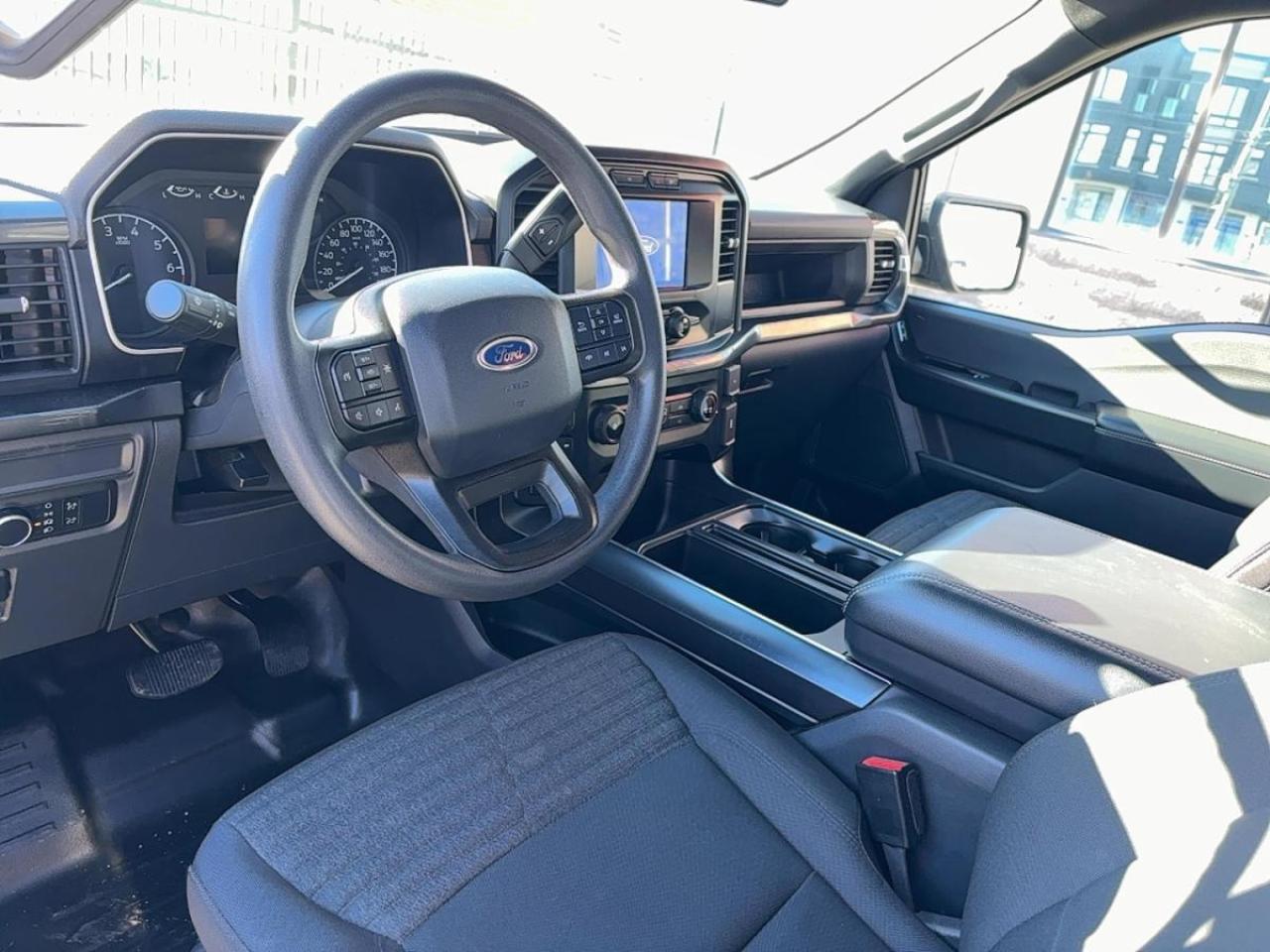 2022 Ford F-150 XL with Navigation Photo