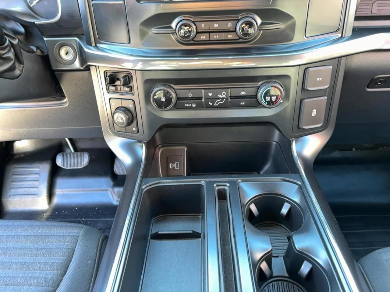 2022 Ford F-150 XL with Navigation Photo