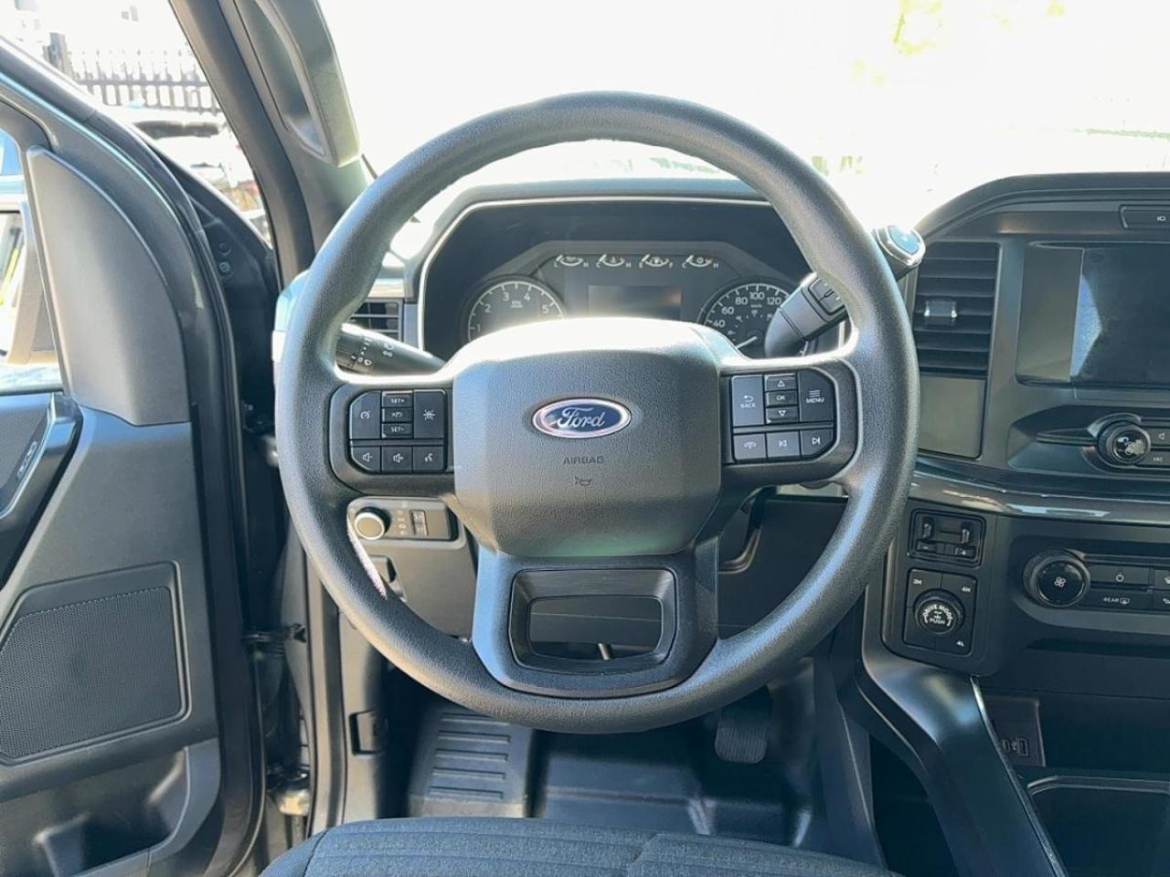 2022 Ford F-150 XL with Navigation Photo