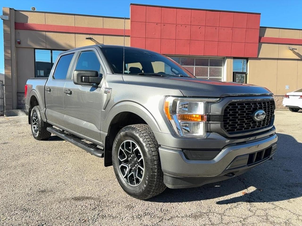 2022 Ford F-150 XL with Navigation Photo