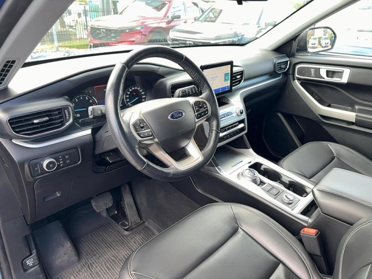 2022 Ford Explorer XLT Photo