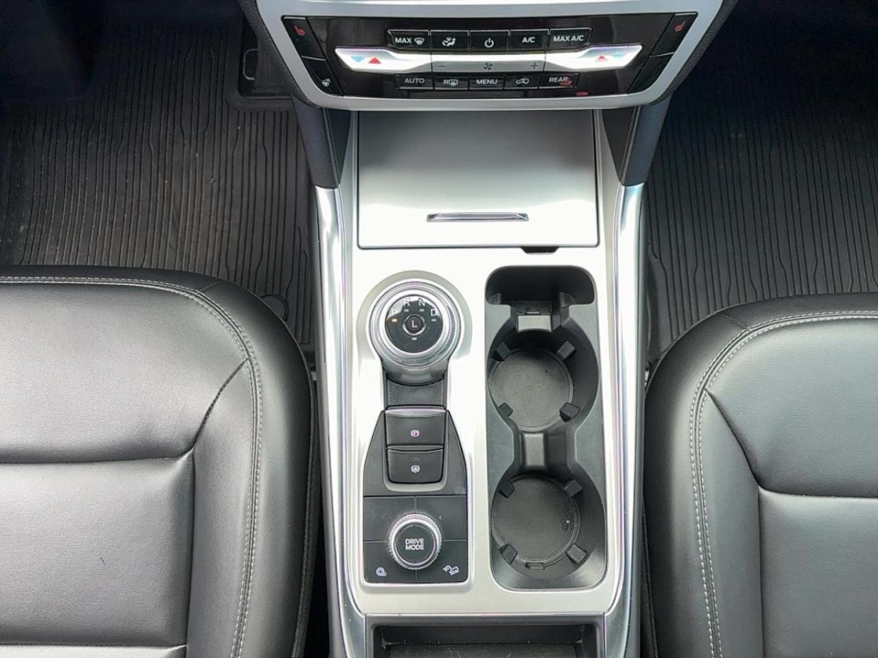 2022 Ford Explorer XLT Photo