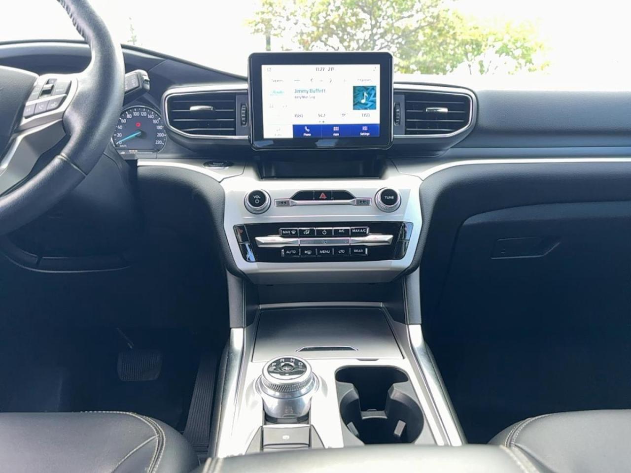 2022 Ford Explorer XLT Photo