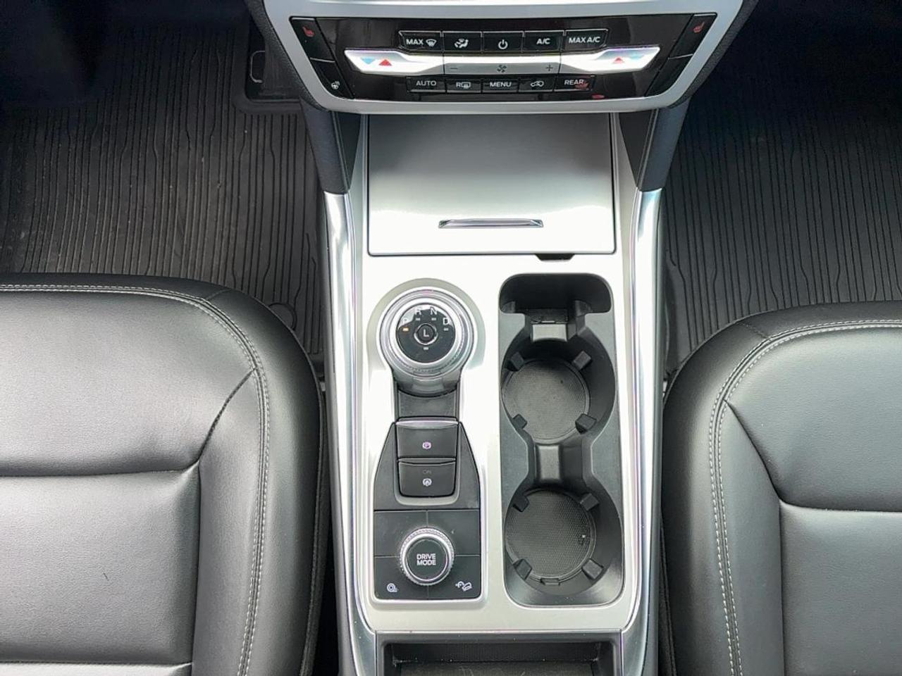 2022 Ford Explorer XLT Photo