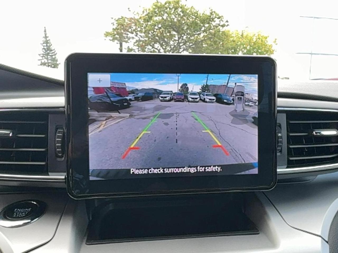 2022 Ford Explorer XLT Photo