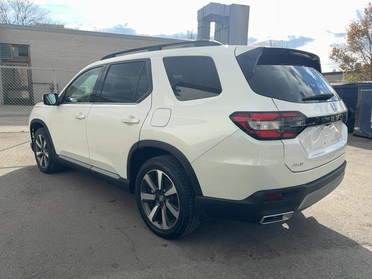 2025 Honda Pilot Touring Honda Certified 7YR/160K Warranty Photo