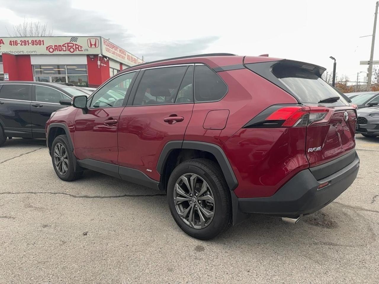 2025 Toyota RAV4 Hybrid XLE AWD Brand New Condition! Photo