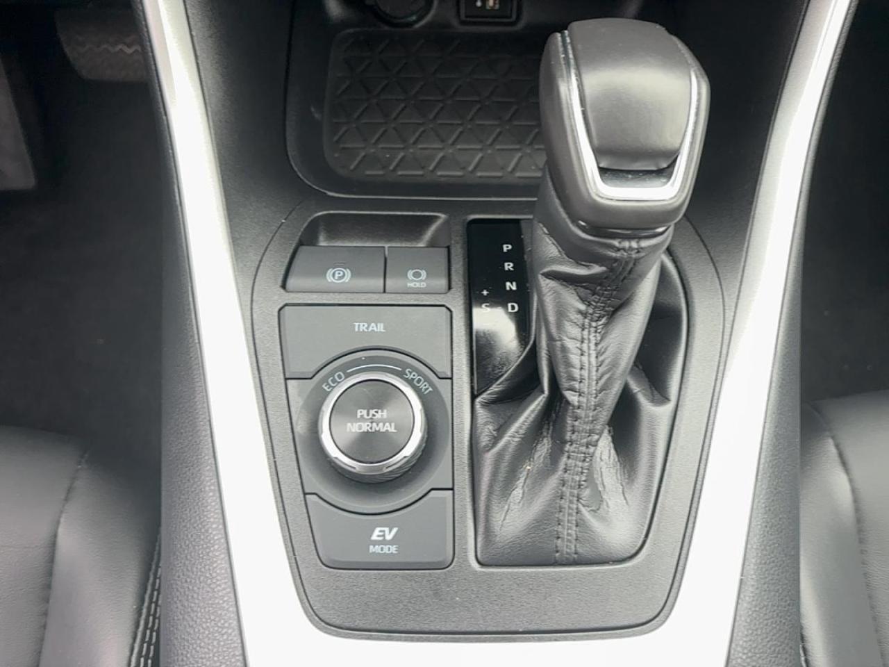 2025 Toyota RAV4 Hybrid XLE AWD Brand New Condition! Photo