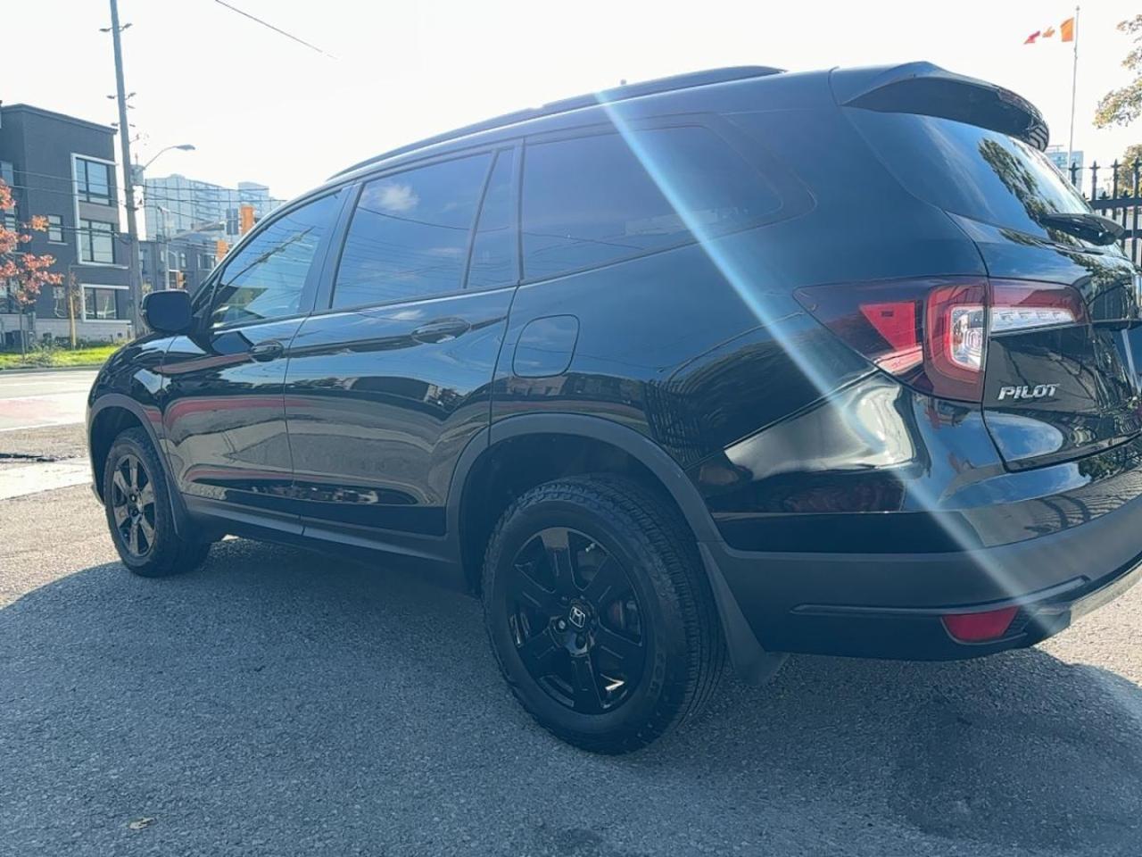 2022 Honda Pilot TrailSport Photo3