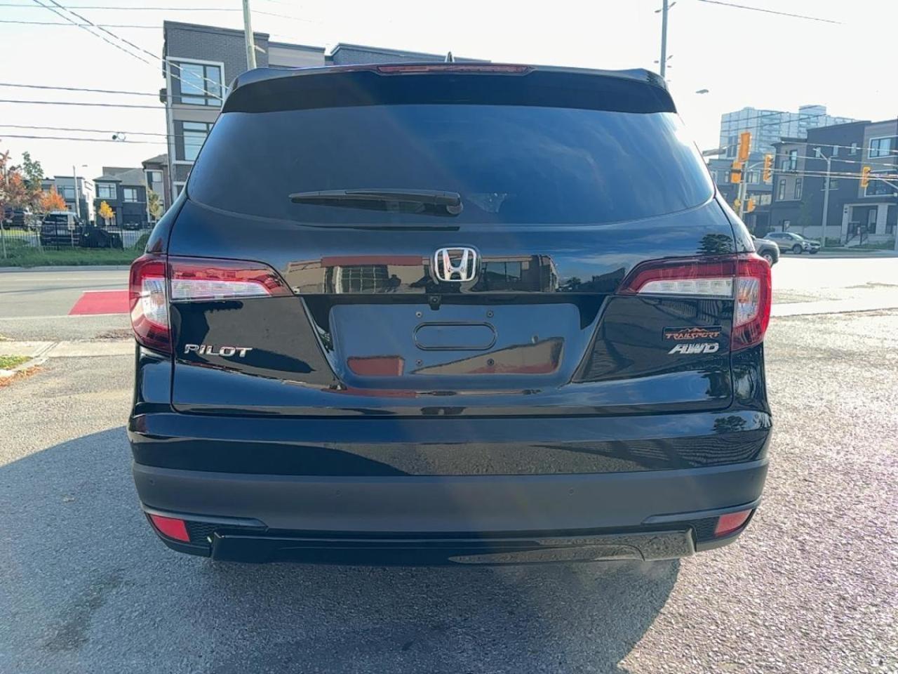 2022 Honda Pilot TrailSport Photo2