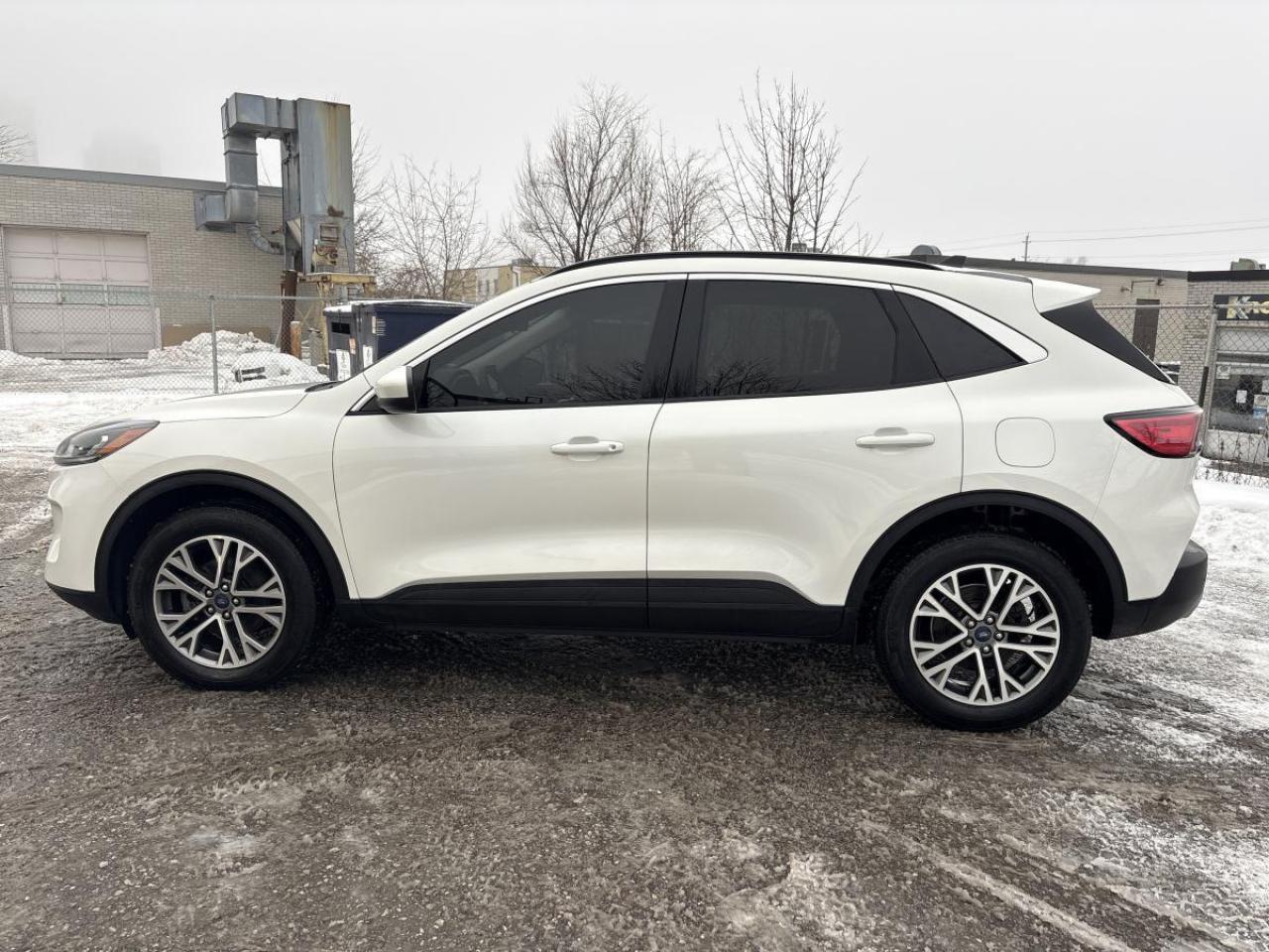 2021 Ford Escape SEL AWD CarPlay Navigation Leather Photo