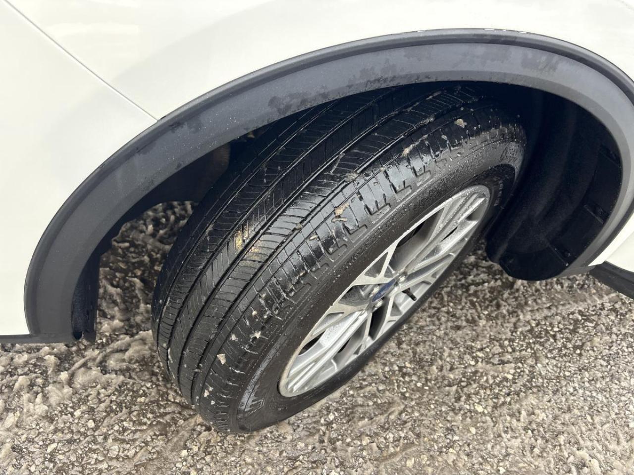 2021 Ford Escape SEL AWD CarPlay Navigation Leather Photo