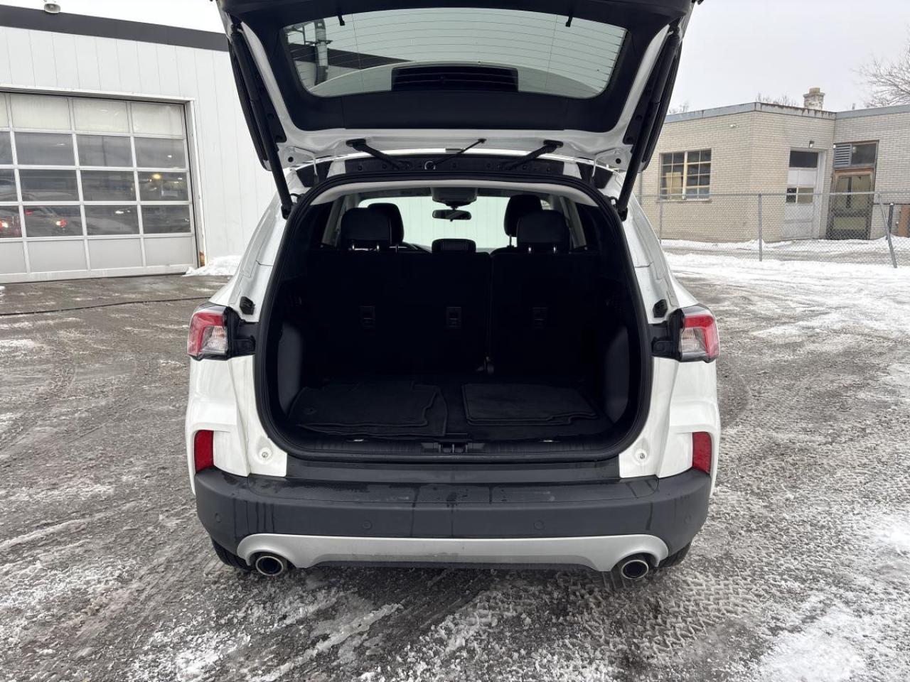 2021 Ford Escape SEL AWD CarPlay Navigation Leather Photo