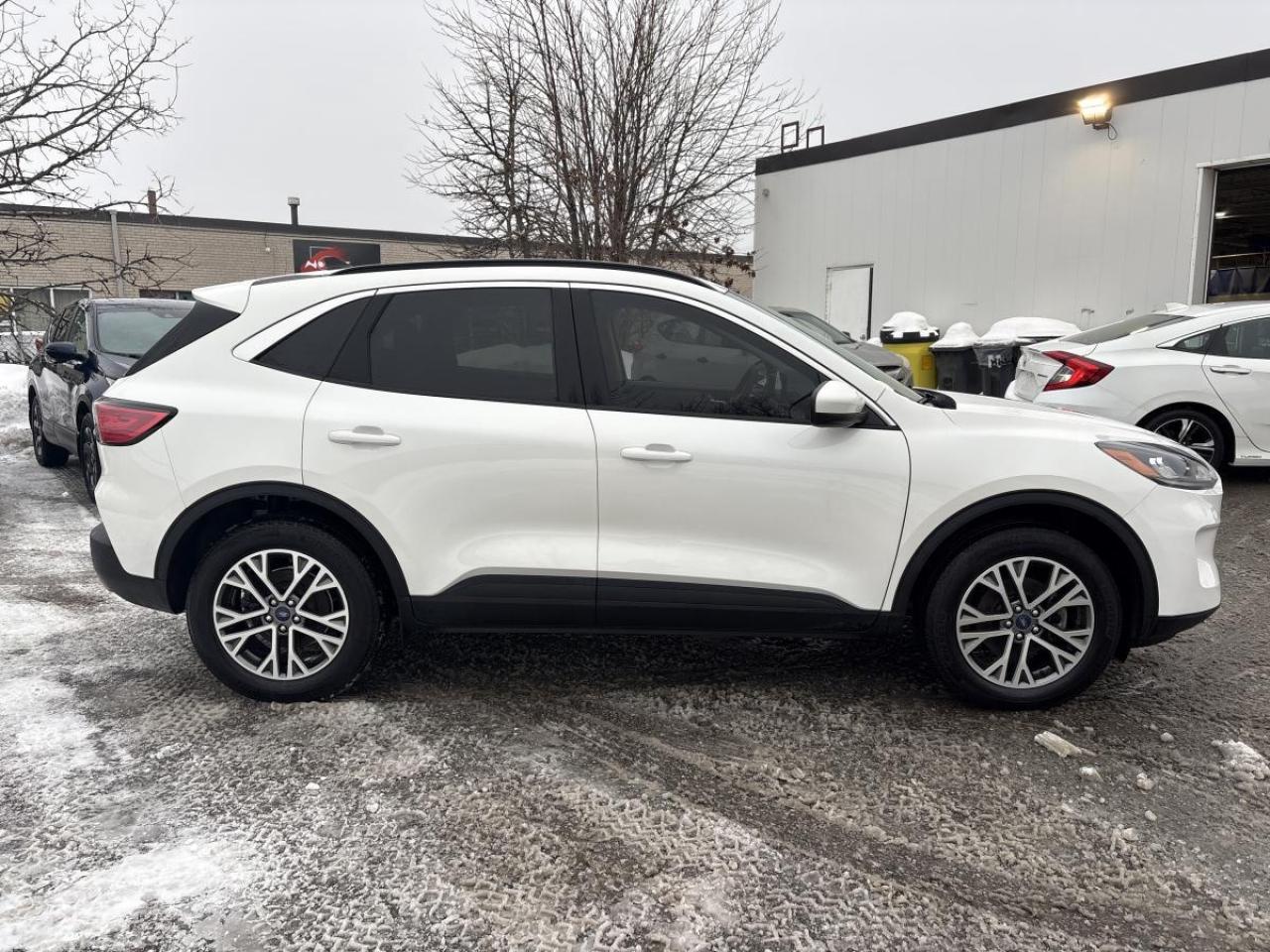 2021 Ford Escape SEL AWD CarPlay Navigation Leather Photo