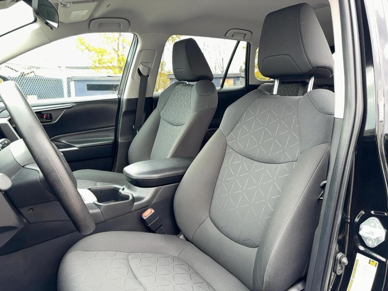 2024 Toyota RAV4 Hybrid LE AWD Photo