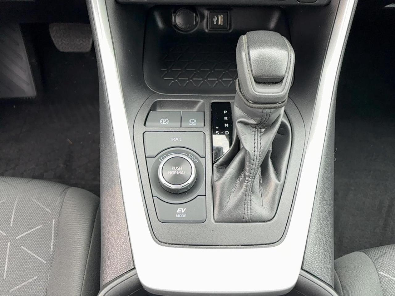 2024 Toyota RAV4 Hybrid LE AWD Photo