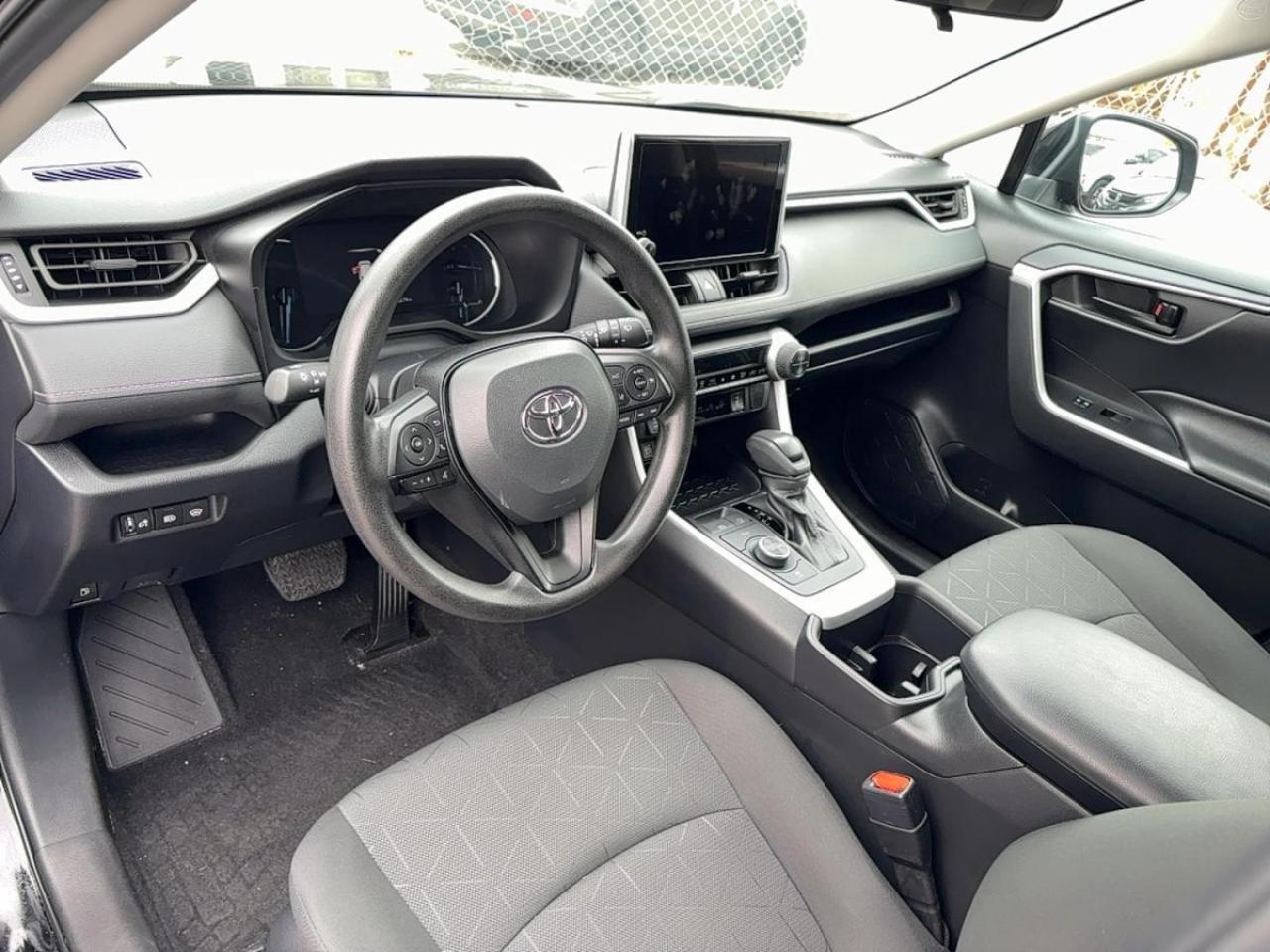 2024 Toyota RAV4 Hybrid LE AWD Photo