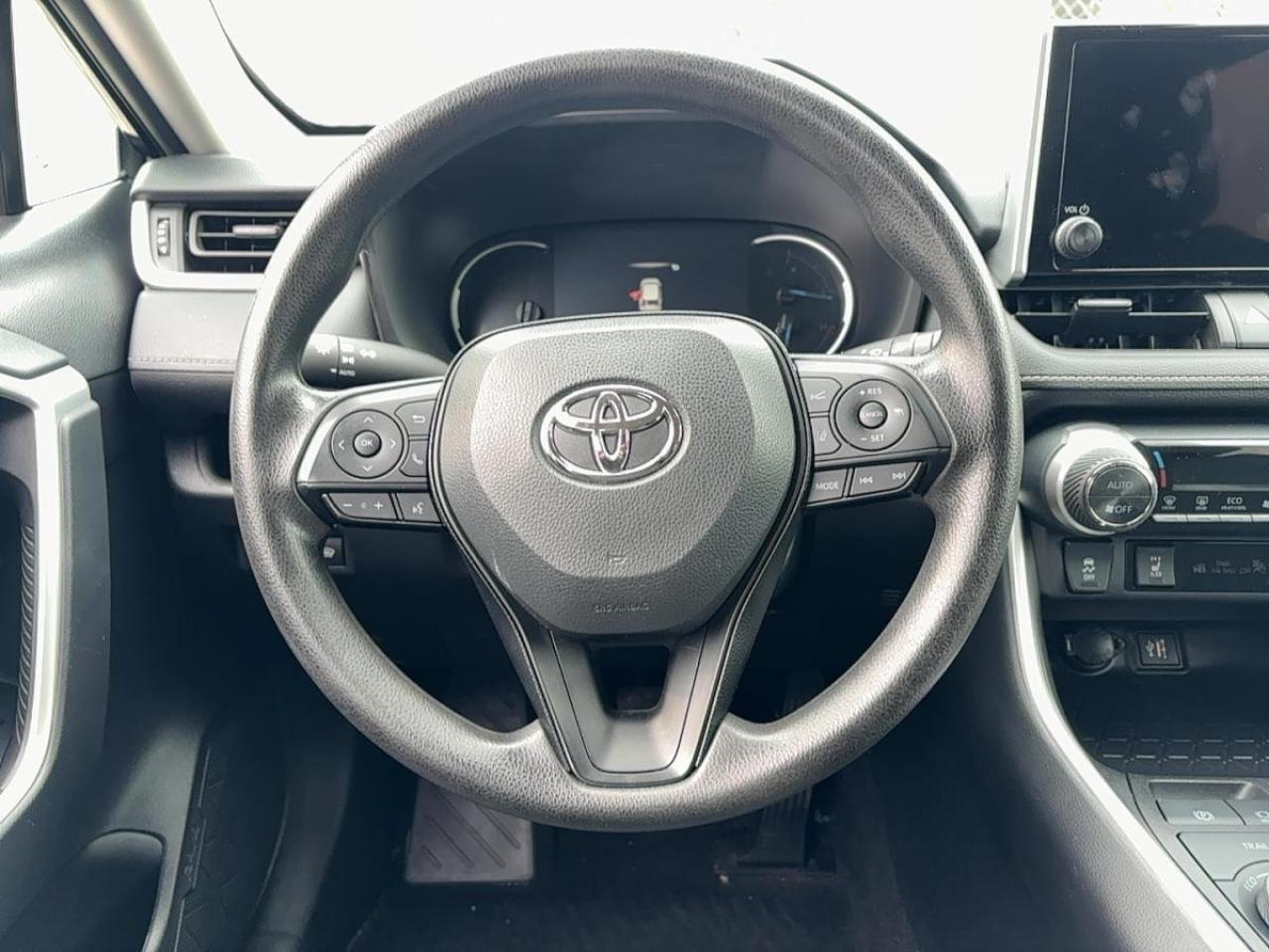 2024 Toyota RAV4 Hybrid LE AWD Photo