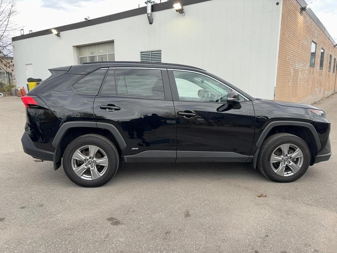 2024 Toyota RAV4 Hybrid LE AWD Photo