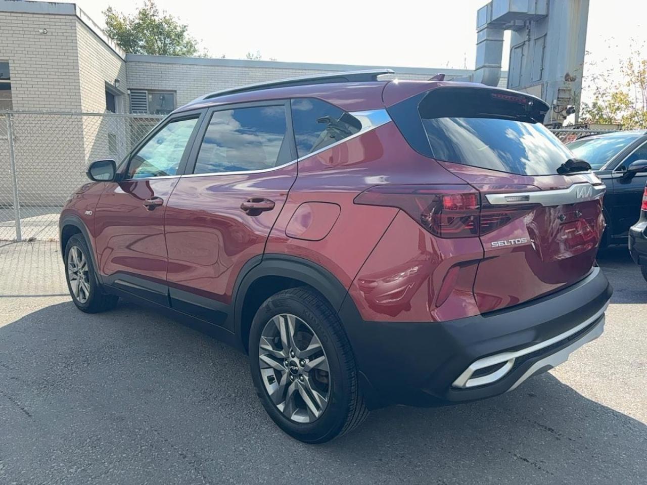 2023 Kia Seltos EX AWD   Leather   Sunroof   Carplay Photo3