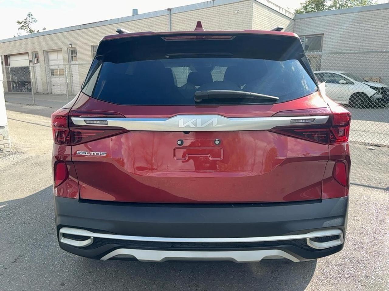 2023 Kia Seltos EX AWD   Leather   Sunroof   Carplay Photo2