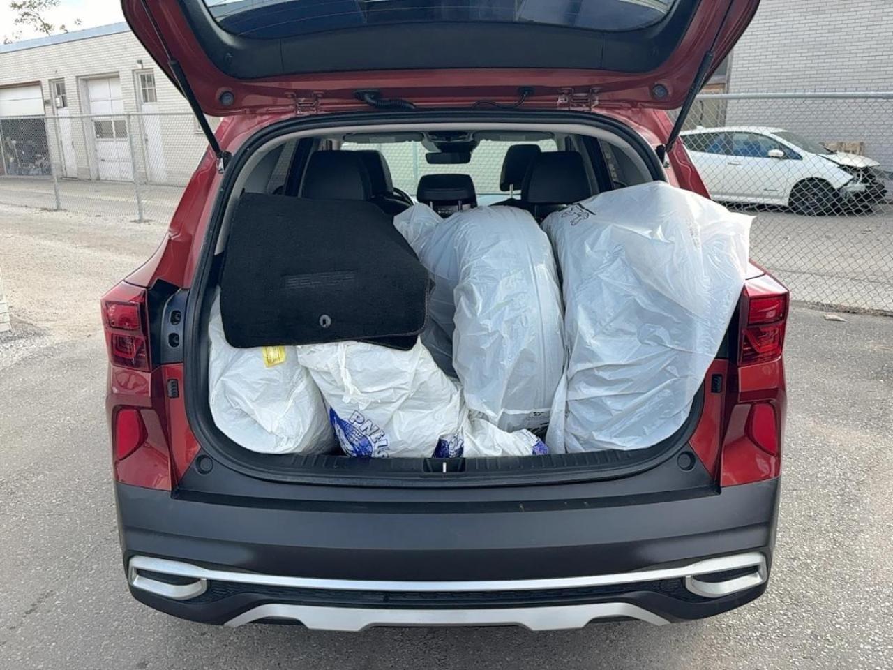 2023 Kia Seltos EX AWD   Leather   Sunroof   Carplay Photo