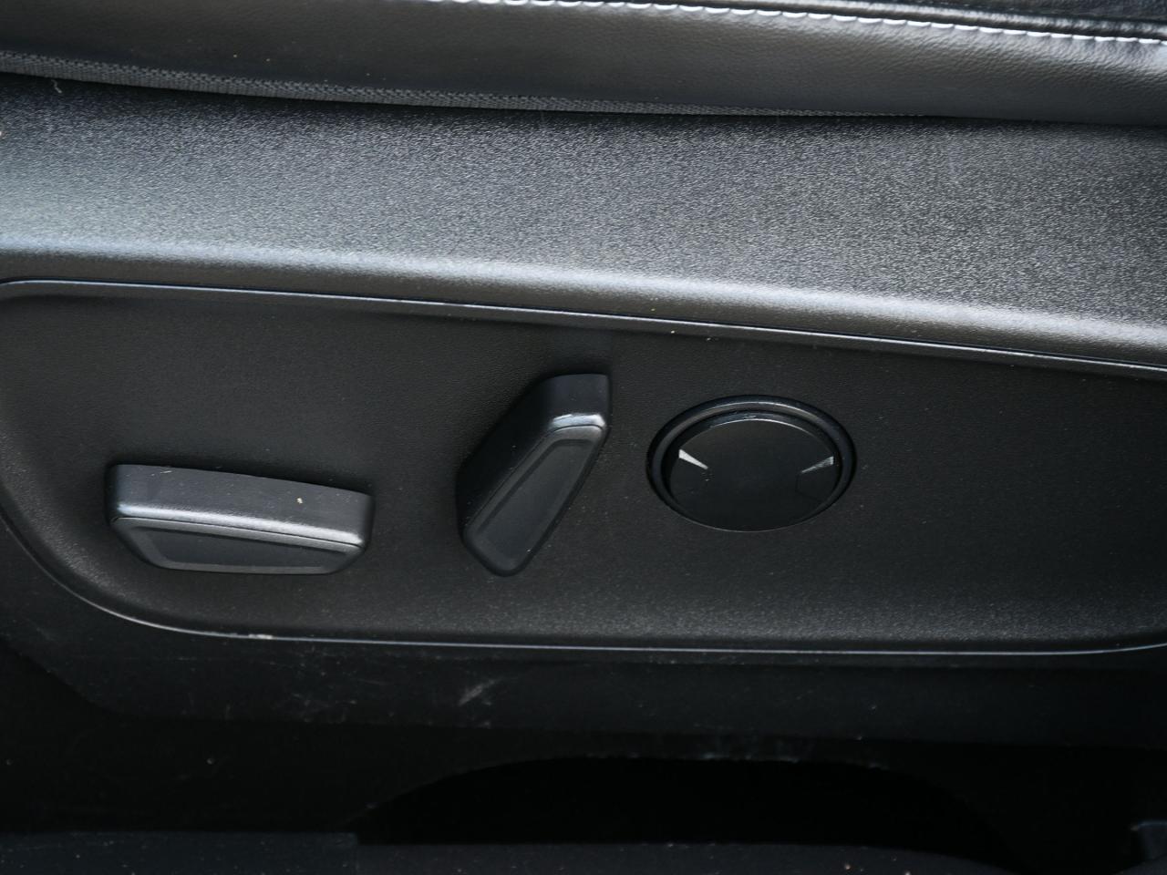 2023 Ford Escape Platinum CleanCarfax Leather Navigation PowerSeats Photo