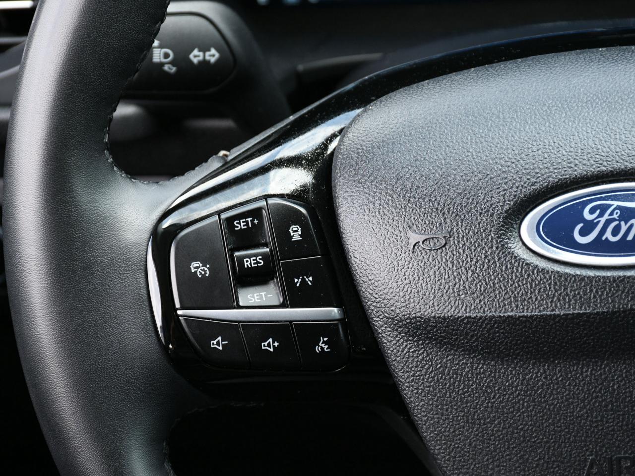 2023 Ford Escape Platinum CleanCarfax Leather Navigation PowerSeats Photo