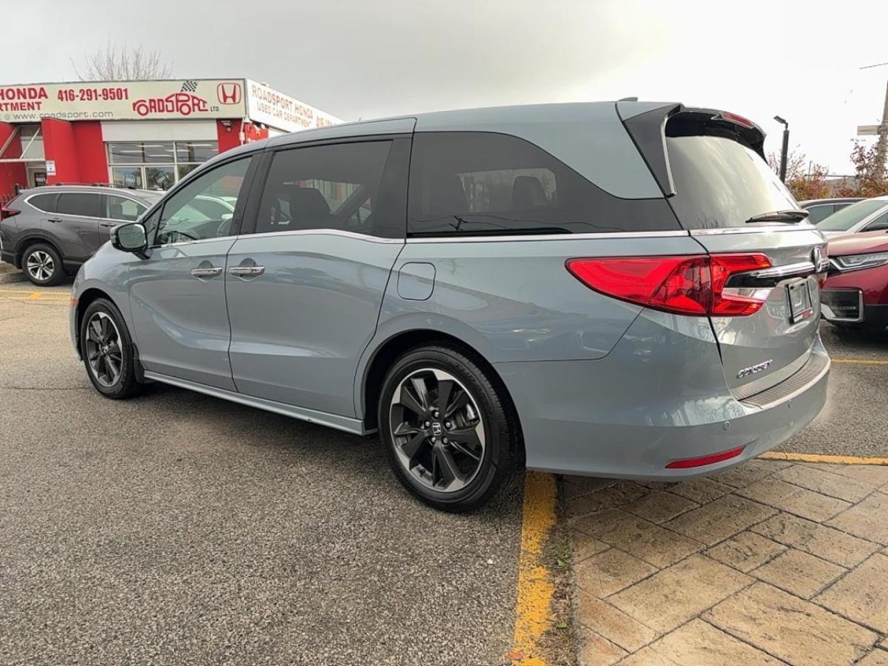 2023 Honda Odyssey Touring Honda Certified 7YR/160K Warranty Photo3