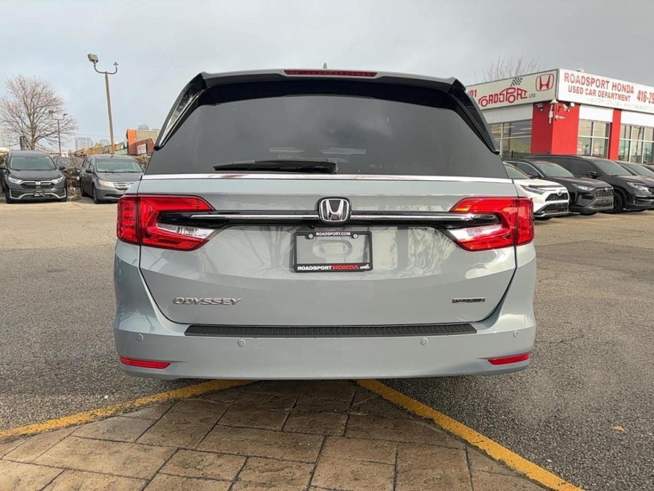 2023 Honda Odyssey Touring Honda Certified 7YR/160K Warranty Photo2