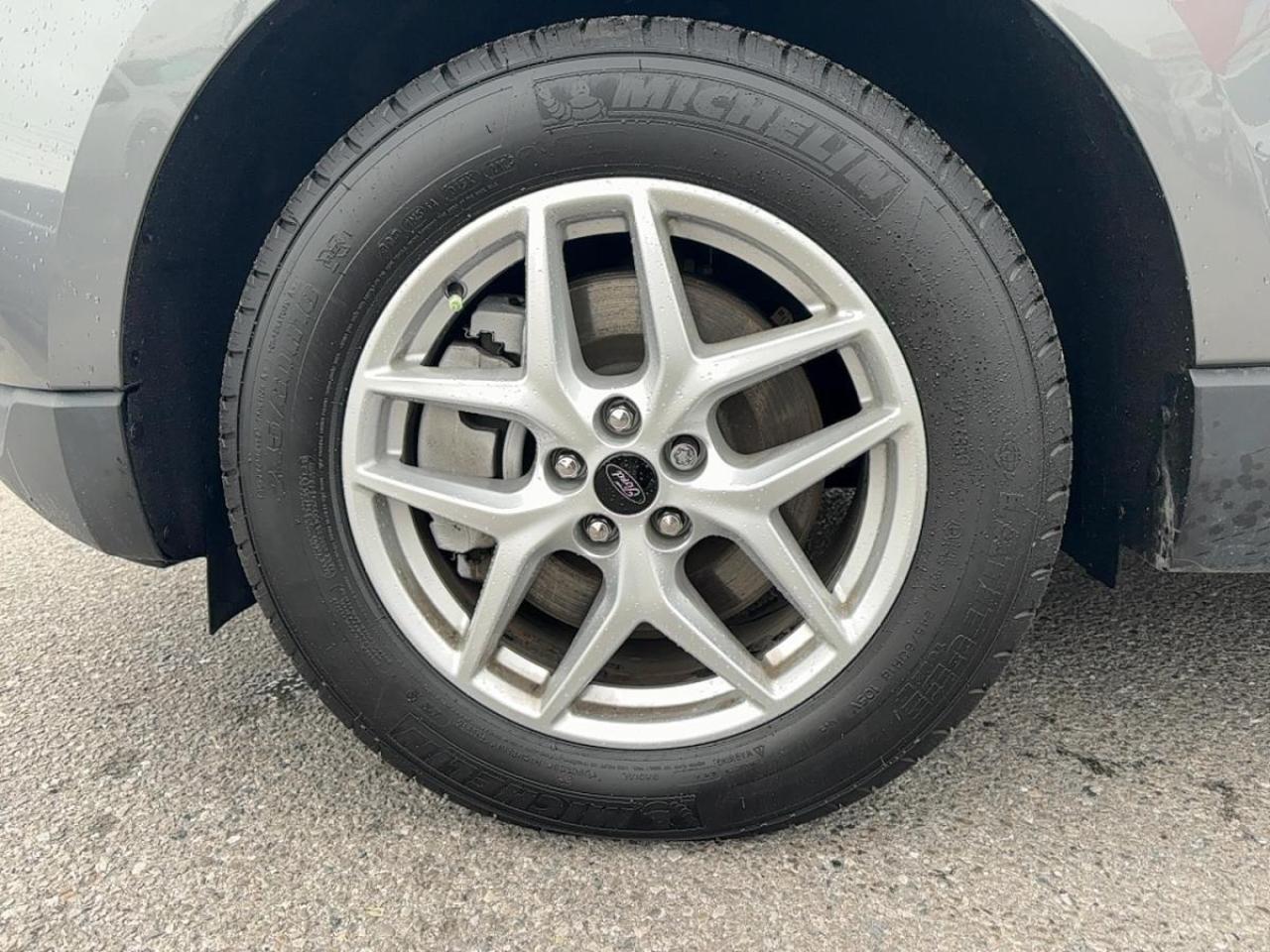 2023 Ford Edge SEL Photo