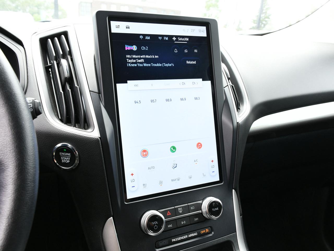 2024 Ford Edge SEL AWD Photo