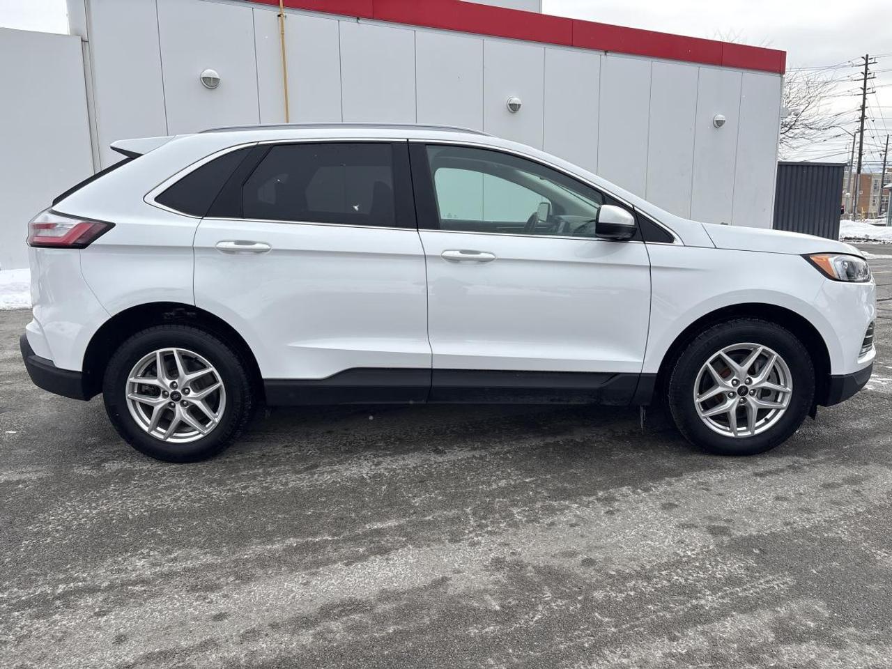 2024 Ford Edge SEL AWD Photo