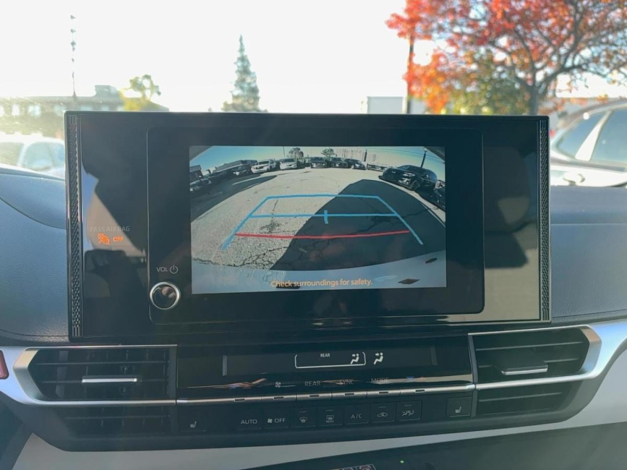 2025 Toyota Sienna LE AWD Hybrid Photo