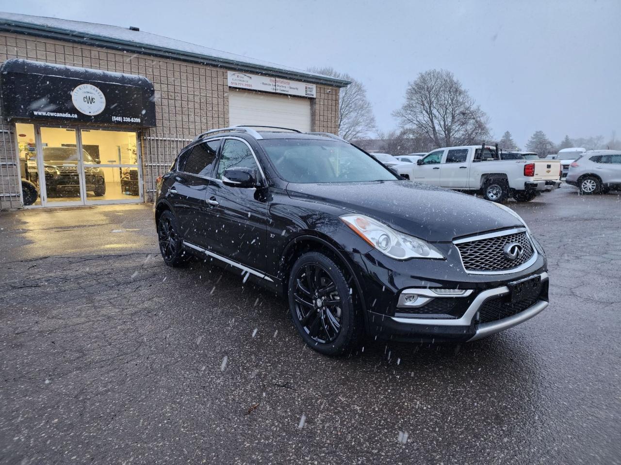 2016 Infiniti QX50 PREMIUM l Clean Carfax l NAV l AWD l Heated Seats