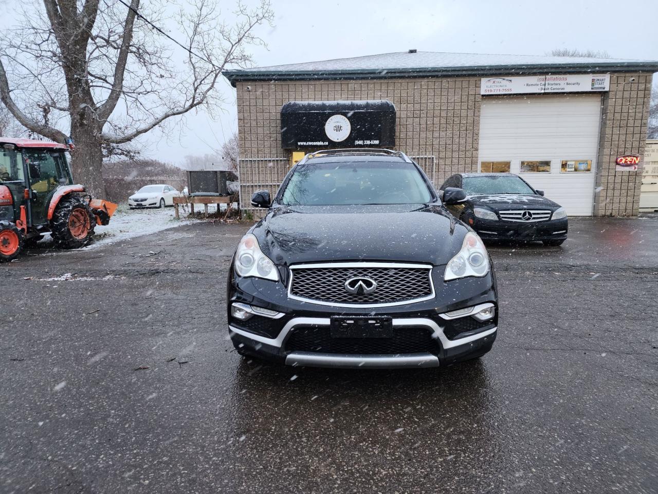 2016 Infiniti QX50 PREMIUM l Clean Carfax l NAV l AWD l Heated Seats