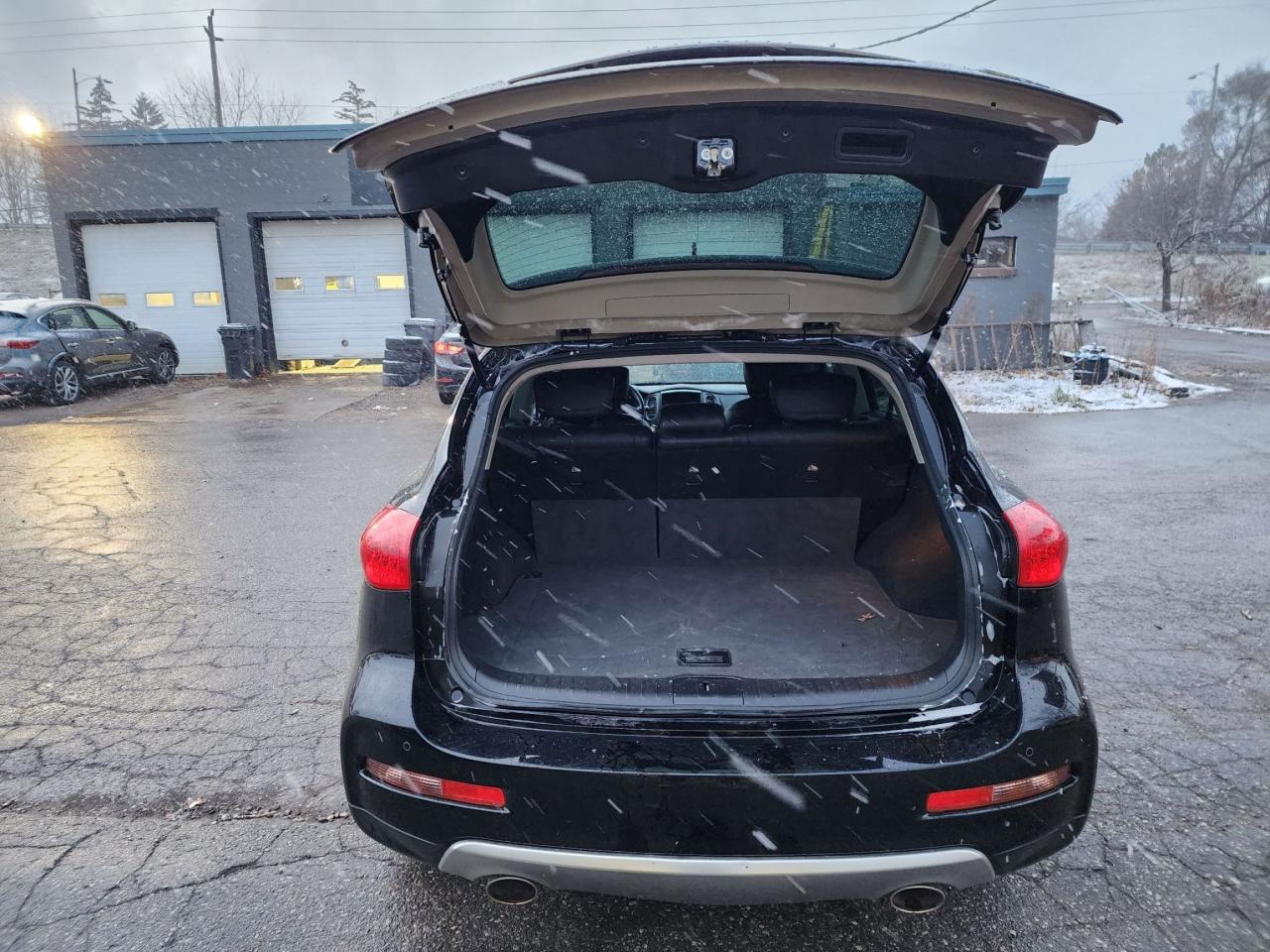 2016 Infiniti QX50 PREMIUM l Clean Carfax l NAV l AWD l Heated Seats