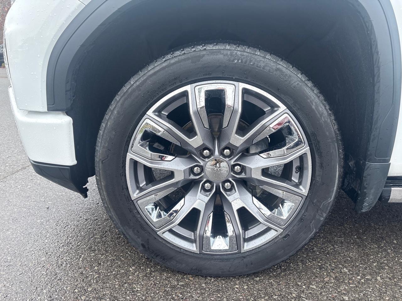 2023 GMC Sierra 1500 Denali Crew + Power Boards + Tech Pkg *CLEARANCE* Photo4