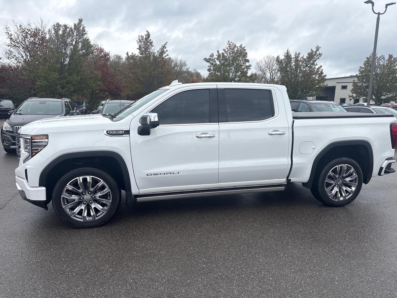 2023 GMC Sierra 1500 Denali Crew + Power Boards + Tech Pkg *CLEARANCE* Photo3