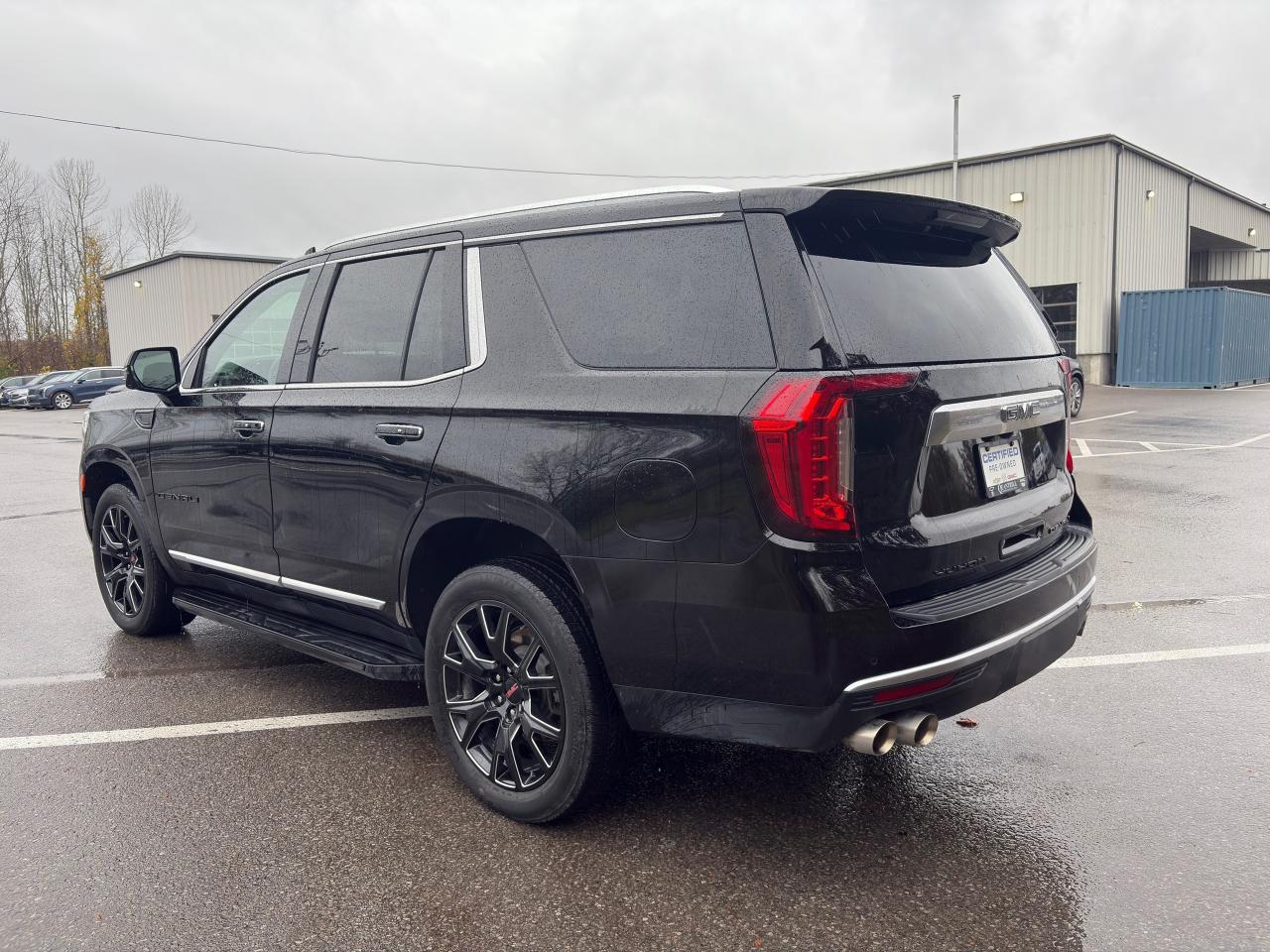 2023 GMC Yukon Denali 4WD + 7 Pass + 22 Alloys + 1 Owner Photo