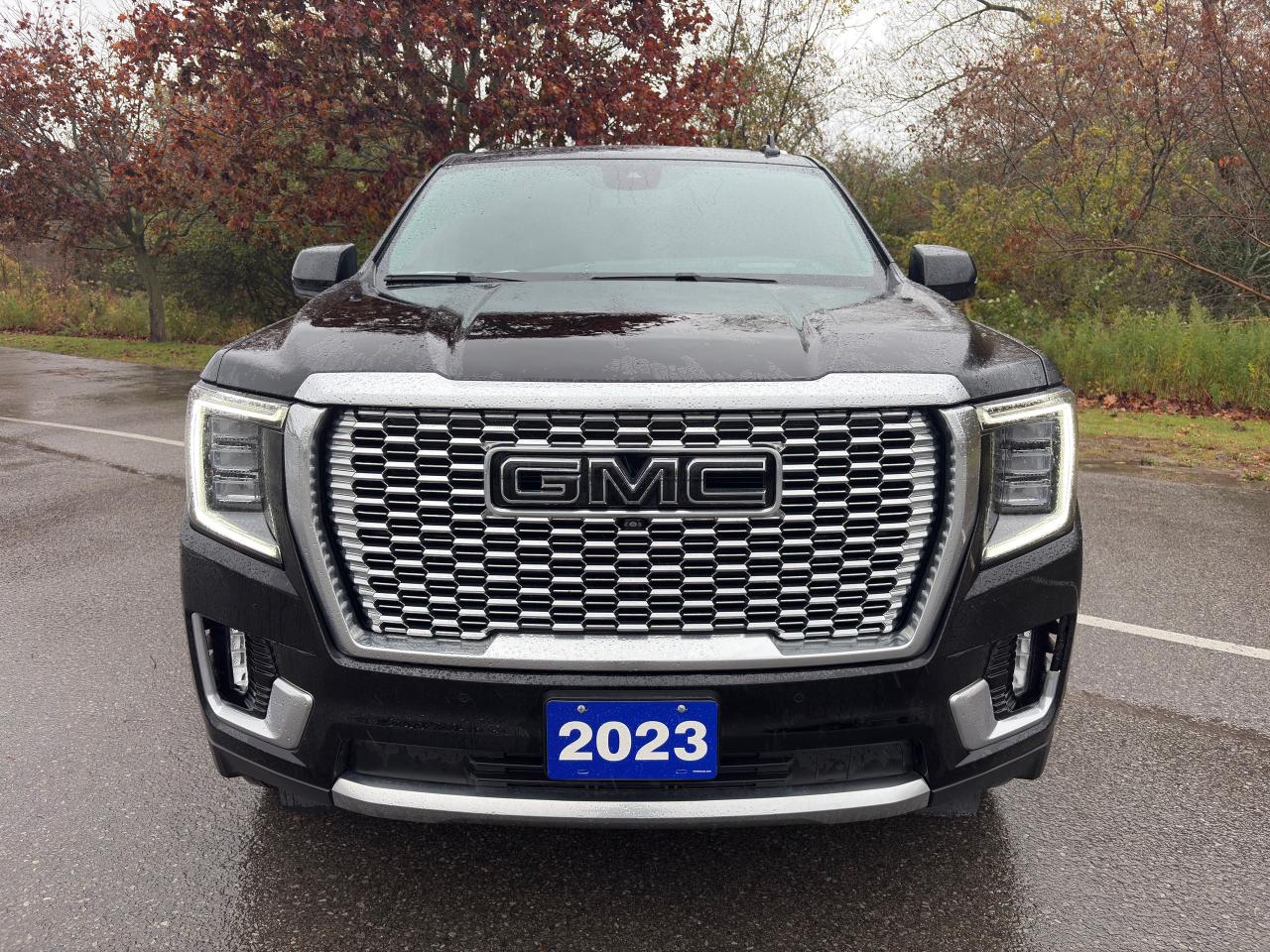 2023 GMC Yukon Denali 4WD + 7 Pass + 22 Alloys + 1 Owner Photo