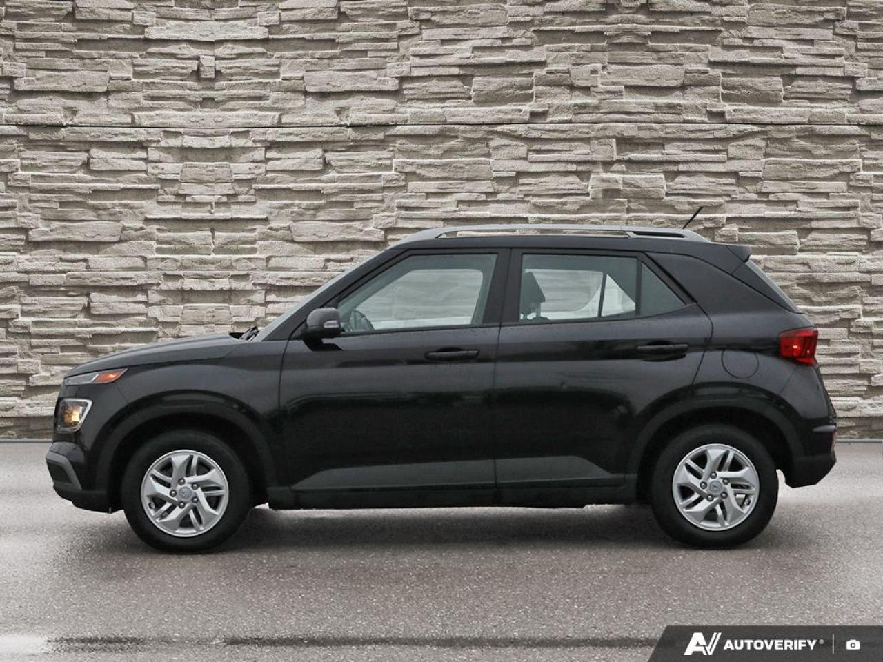 2023 Hyundai Venue Heated Seats    Carplay   Fuel Economy Photo