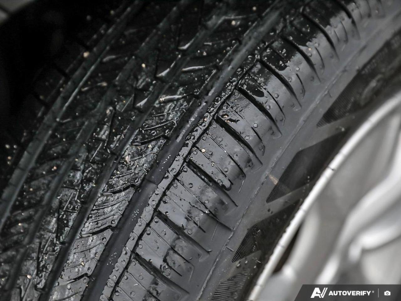 2023 Hyundai Venue Heated Seats    Carplay   Fuel Economy Photo