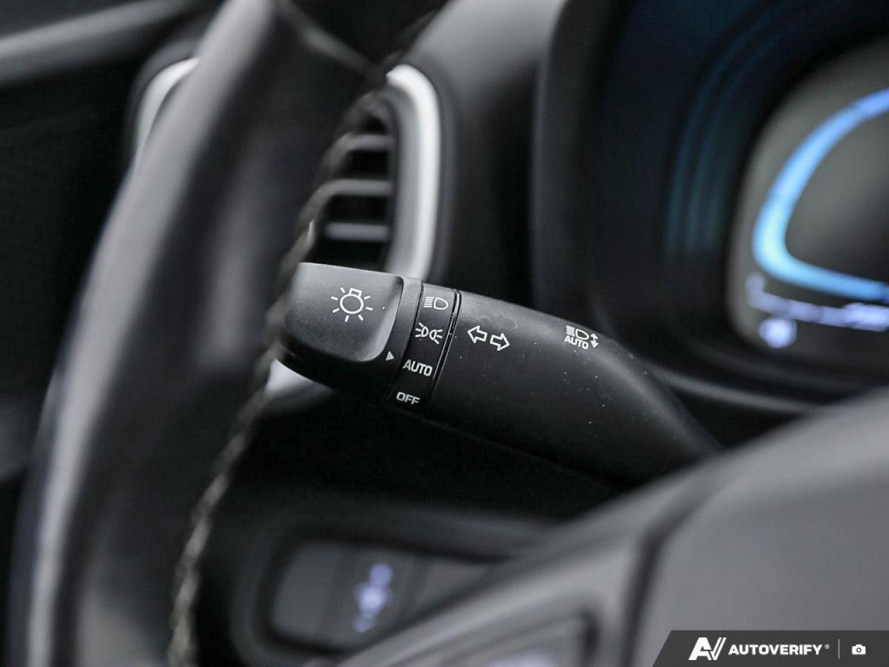 2023 Hyundai Venue Heated Seats    Carplay   Fuel Economy Photo