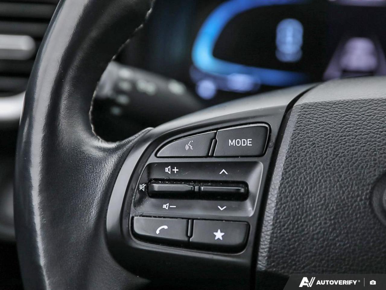 2023 Hyundai Venue Heated Seats    Carplay   Fuel Economy Photo