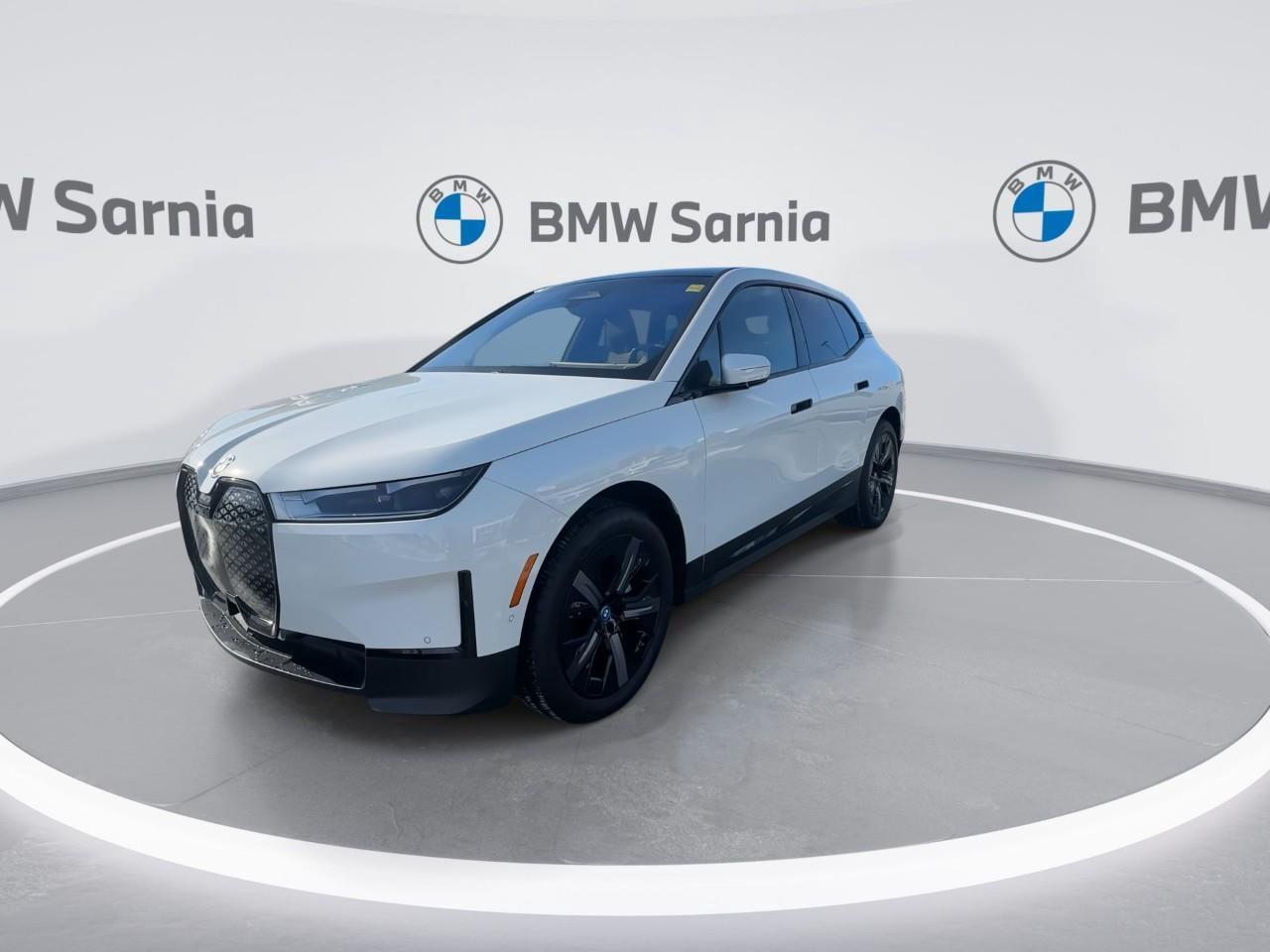 2025 BMW iX xDrive40 Photo4